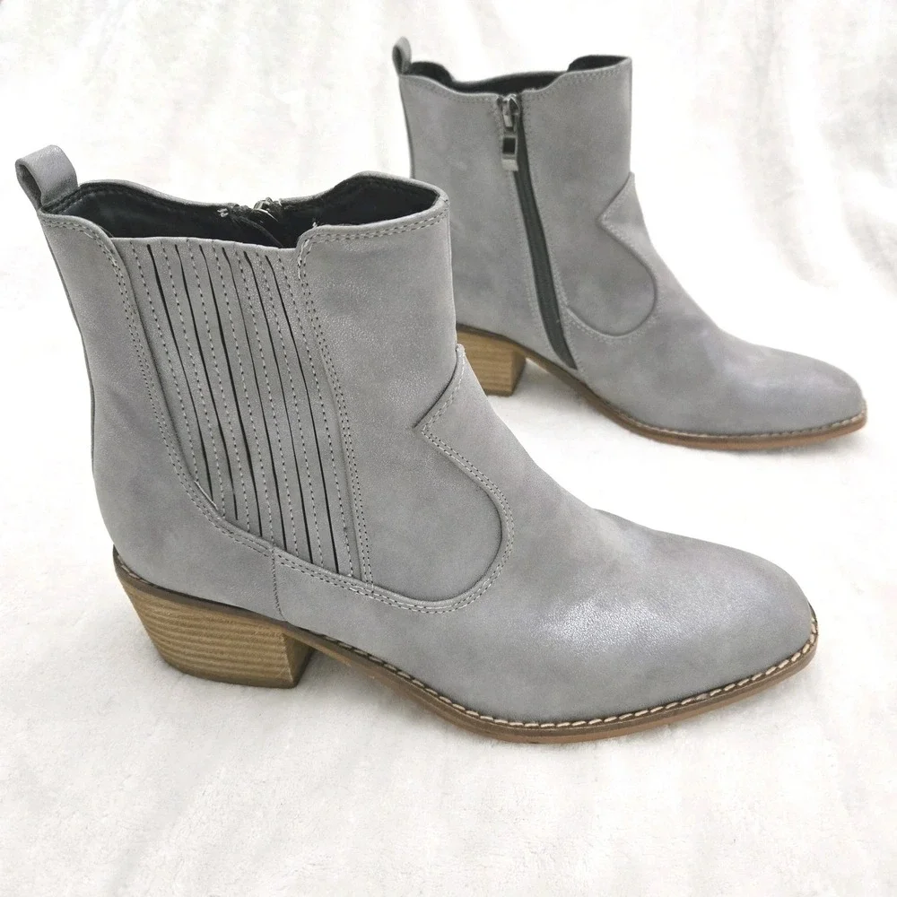 Boutique‎ by Corky's Wayland Ankle Boots Women's Sz 7 Metallic Gray Gold Festive